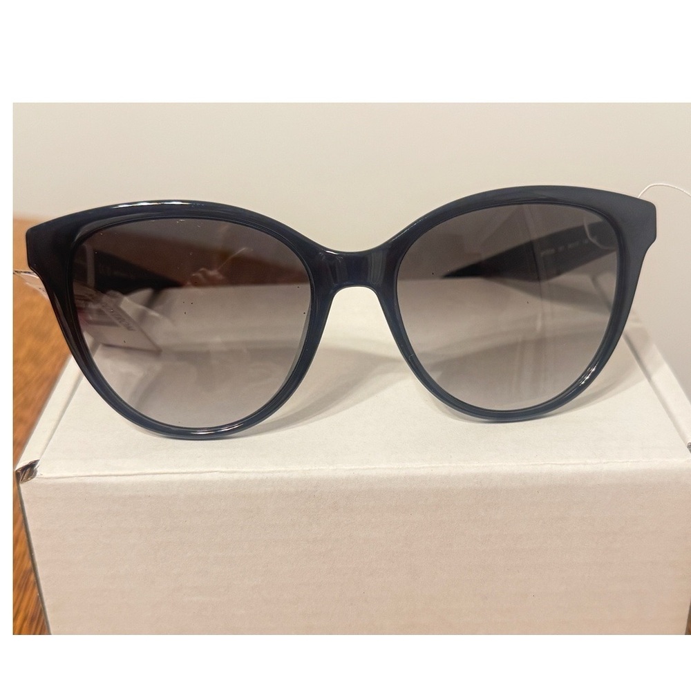 Salvatore Ferragamo Elegant Black Sunglasses